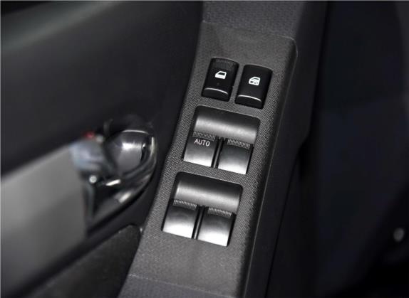mu-X牧游侠 2015款 2.5T 两驱自动畅游型 7座 车厢座椅   门窗控制