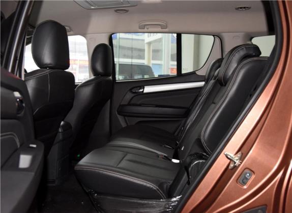 mu-X牧游侠 2015款 2.5T 四驱自动尊享型 7座 车厢座椅   后排空间
