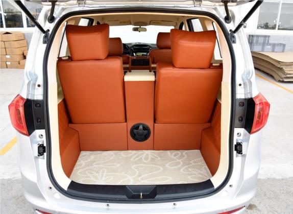 2015款 1.5L 手动头等舱导航版 车厢座椅   后备厢