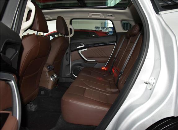 魏牌 VV7 2017款 VV7c 2.0T 旗舰型 车厢座椅   后排空间