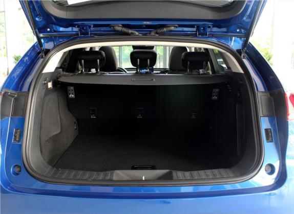魏牌 VV7 2017款 2.0T 豪华型 车厢座椅   后备厢