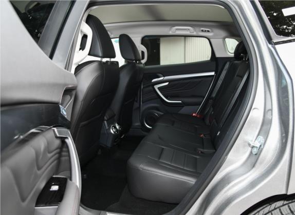 魏牌 VV7 2017款 2.0T 超豪型 车厢座椅   后排空间