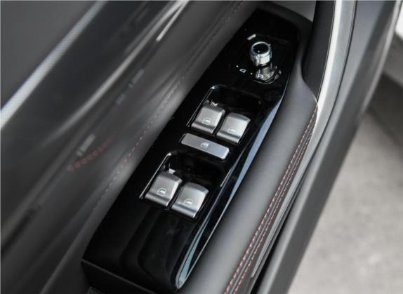 魏牌 VV7 2017款 2.0T 超豪型 车厢座椅   门窗控制