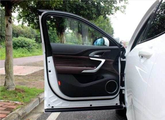 魏牌 VV7 2019款 升级款 2.0T 超豪型 国VI 车厢座椅   前门板