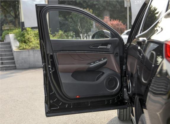 魏牌 VV5 2019款 升级款 2.0T 两驱超豪型 国V 车厢座椅   前门板