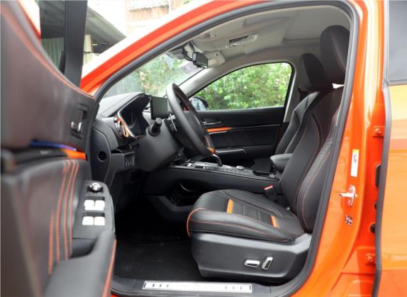 魏牌 VV5 2019款 1.5T 两驱倾橙限量版 车厢座椅   前排空间