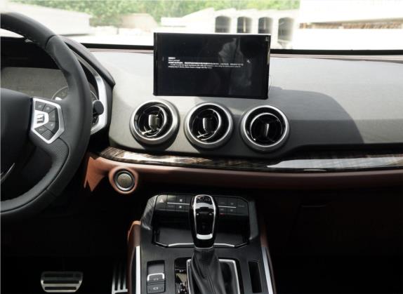 魏牌 VV5 2019款 升级款 2.0T 两驱超豪型 国VI 中控类   中控台