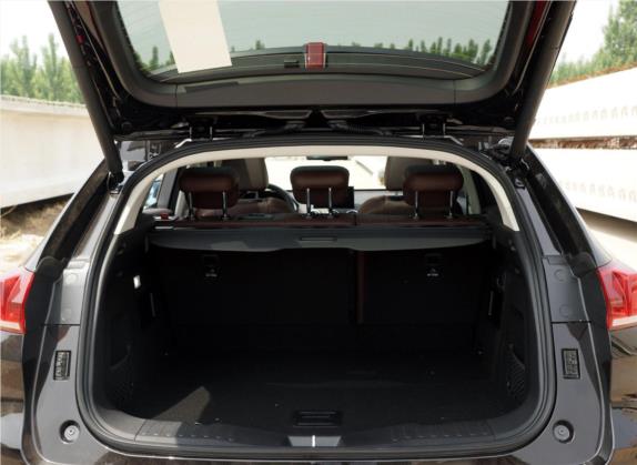 魏牌 VV5 2019款 升级款 2.0T 两驱超豪型 国VI 车厢座椅   后备厢