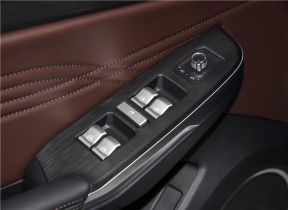 魏牌 VV5 2020款 1.5T 两驱颜先锋 车厢座椅   门窗控制