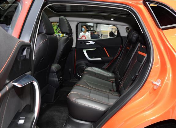 魏牌 VV5 2021款 1.5T 两驱元气橙版 车厢座椅   后排空间