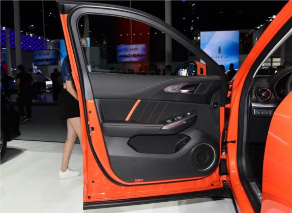 魏牌 VV5 2021款 1.5T 两驱元气橙版 车厢座椅   前门板