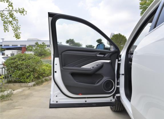 魏牌 VV6 2019款 2.0T 两驱超豪型 国VI 车厢座椅   前门板