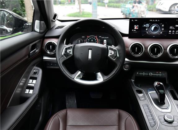 魏牌 VV6 2020款 2.0T 两驱Collie智行+ 中控类   驾驶位