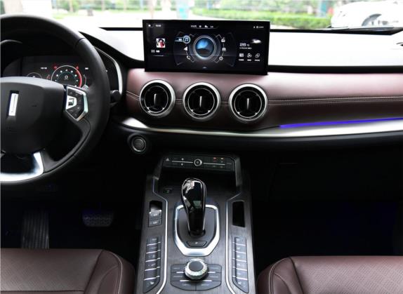 魏牌 VV6 2020款 2.0T 两驱Collie智行+ 中控类   中控台