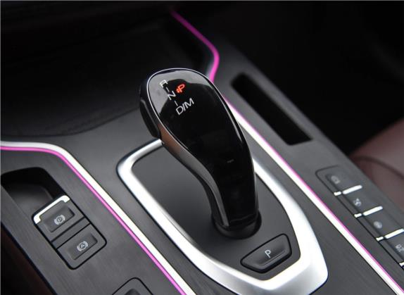 魏牌 VV7 GT 2020款 2.0T 旗舰型 中控类   挡把