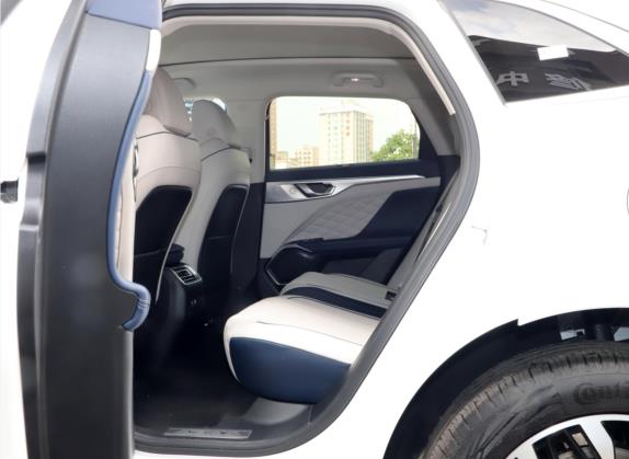 摩卡 2021款 2.0T 四驱特醇版 车厢座椅   后排空间