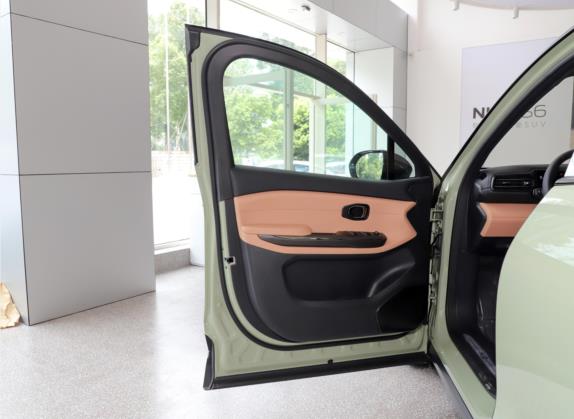 蔚来ES6 2020款 420KM 运动版 车厢座椅   前门板