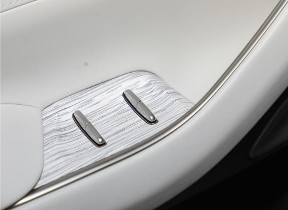 蔚来ES7 2022款 100kWh 车厢座椅   门窗控制