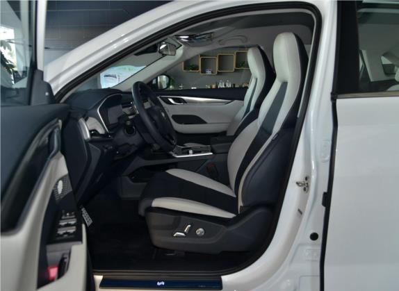 威马EX5 2019款 EX5 智行2.0 Lite探索版400 车厢座椅   前排空间
