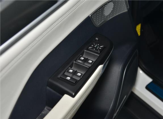威马EX5 2019款 EX5 智行2.0 Lite探索版400 车厢座椅   门窗控制