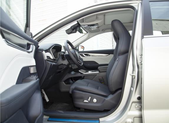 威马EX5 2022款 改款 EX5-Z Pro全能版 车厢座椅   前排空间