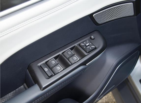 威马EX5 2022款 改款 EX5-Z Pro全能版 车厢座椅   门窗控制