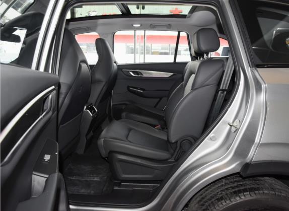 威马EX6 2020款 Plus 6座 Pro性能版 车厢座椅   后排空间