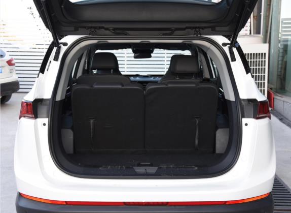 威马EX6 2020款 Plus 6座 Nex探索版 车厢座椅   后备厢