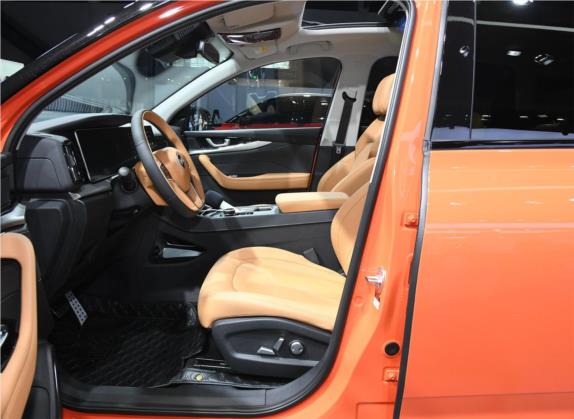 威马W6 2021款 520km ACE极智版 车厢座椅   前排空间
