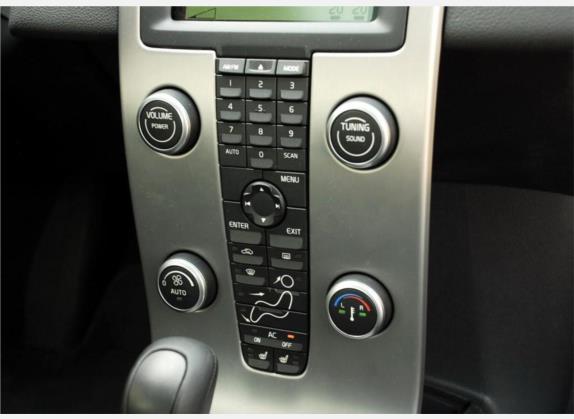 沃尔沃S40 2007款 2.4i 智雅版 中控类   中控台