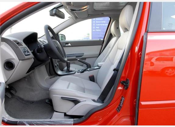 沃尔沃S40 2009款 2.0L 手动标准型 车厢座椅   前排空间