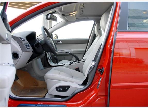 沃尔沃S40 2009款 2.0L 自动智尚版 车厢座椅   前排空间