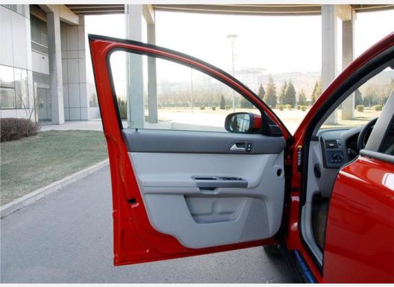 沃尔沃S40 2009款 2.0L 自动智尚版 车厢座椅   前门板