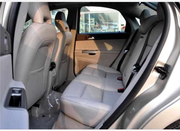 沃尔沃S40 2009款 2.0L 自动智雅版 车厢座椅   后排空间
