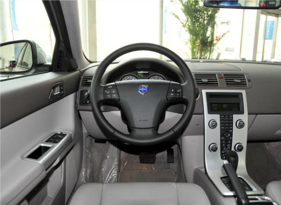 沃尔沃S40 2011款 2.0L 自动智雅版 中控类   驾驶位