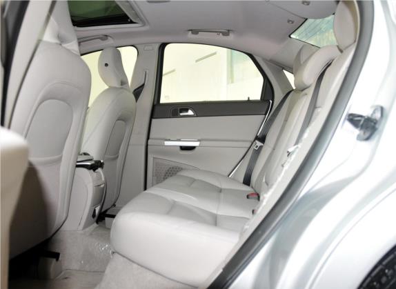 沃尔沃S40 2011款 2.0L 自动智雅版 车厢座椅   后排空间