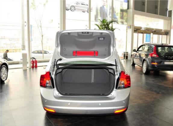 沃尔沃S40 2011款 2.0L 自动智雅版 车厢座椅   后备厢