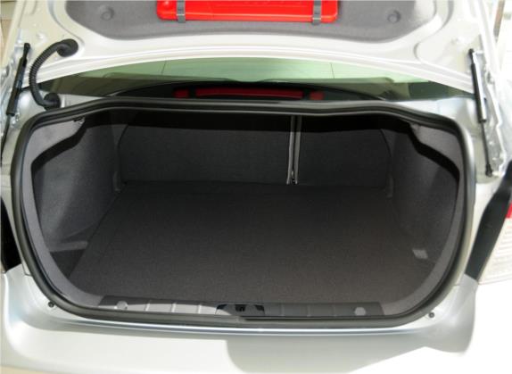 沃尔沃S40 2011款 2.0L 自动智尚版 车厢座椅   后备厢