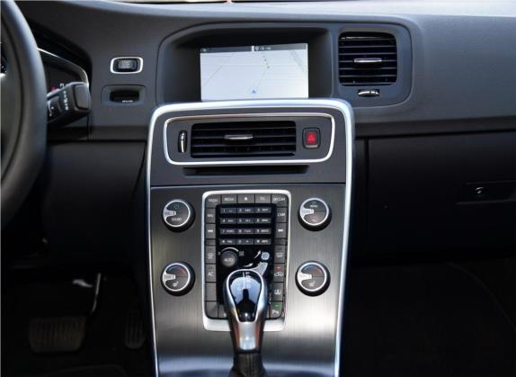 沃尔沃S60 2014款 S60L T5 智越版 中控类   中控台