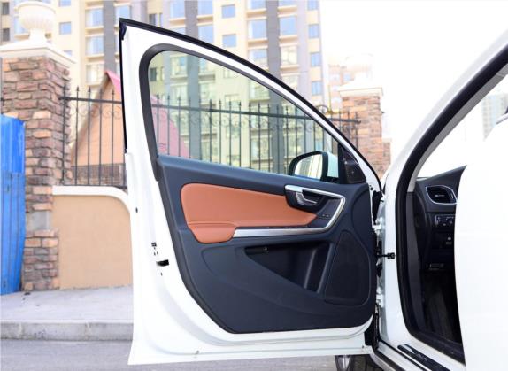 沃尔沃S60 2014款 S60L T5 智越版 车厢座椅   前门板
