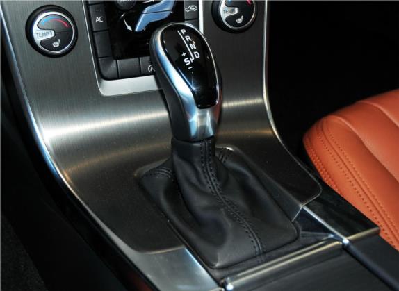 沃尔沃S60 2014款 S60L 2.0T 智远版 中控类   挡把