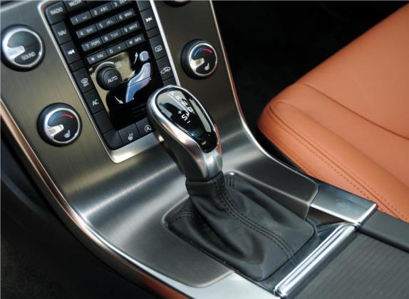 沃尔沃S60 2014款 S60L T5 智驭版 中控类   挡把