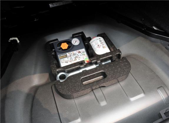 沃尔沃S60 2015款 S60L 2.0T 智进版 其他细节类   备胎