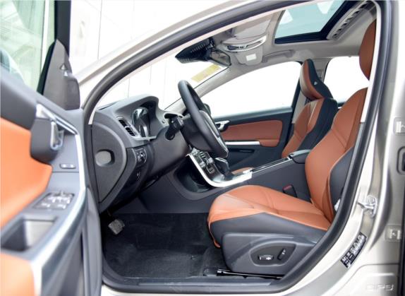 沃尔沃S60 2016款 S60L T5 智驭版 车厢座椅   前排空间