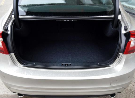 沃尔沃S60 2018款 S60L T3 智行版 车厢座椅   后备厢