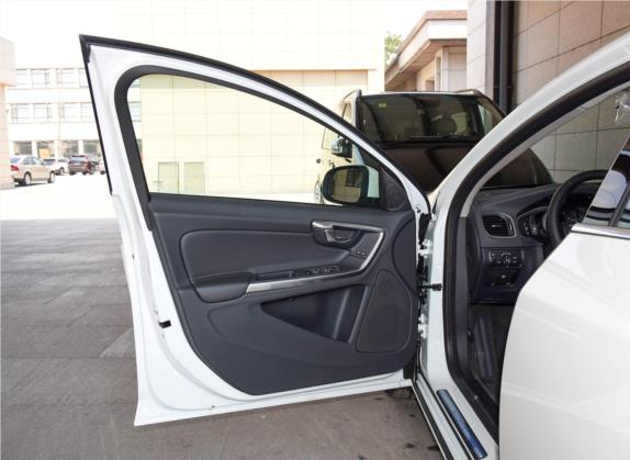 沃尔沃S60 2018款 S60L T4 智远版 车厢座椅   前门板