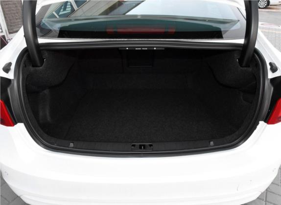 沃尔沃S60 2019款 S60L T3 智进版 车厢座椅   后备厢