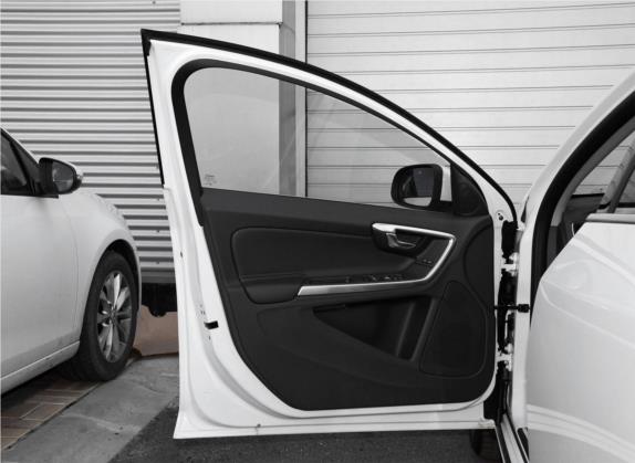 沃尔沃S60 2019款 S60L T3 智进版 车厢座椅   前门板