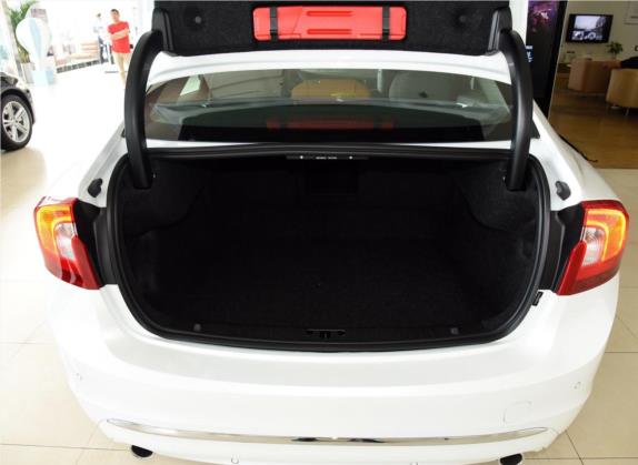 沃尔沃S60 2019款 S60L 改款 T5 智进进阶版 车厢座椅   后备厢