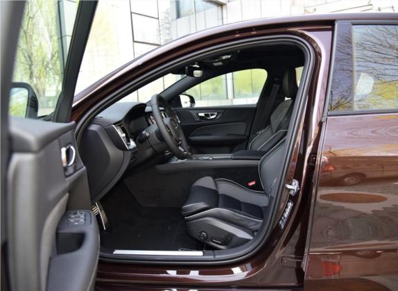 沃尔沃S60 2020款 T4 智远运动版 车厢座椅   前排空间